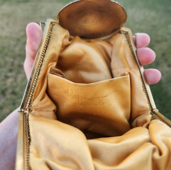 1930s unique Schiaparelli Whiting And Davis Mesh Bag - Picture 9 of 10